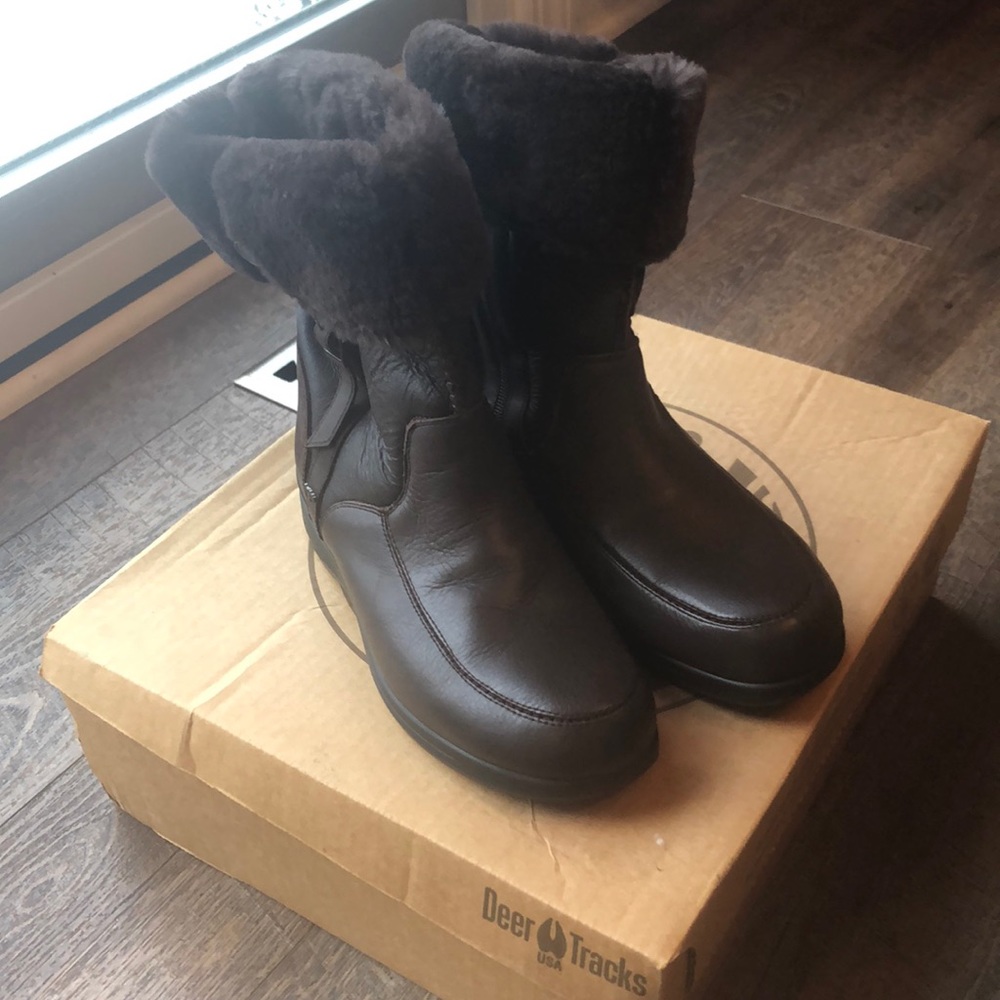 Deer Tracks “Embrace” Leather Winter boots